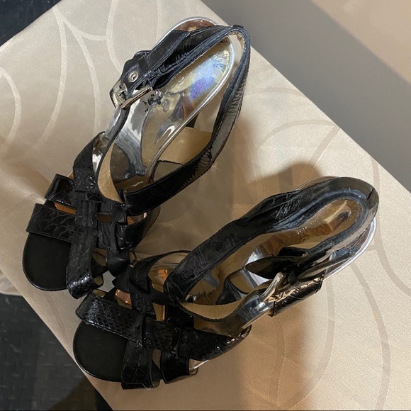 Sandals - Picture 3 of 5